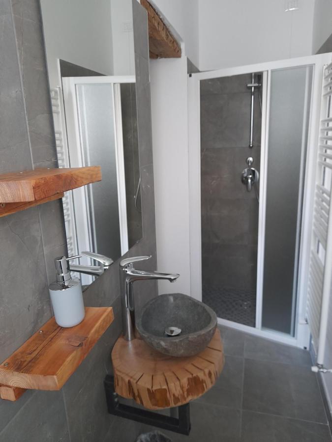 Lescen White Residence - Lake View Lezzeno Buitenkant foto